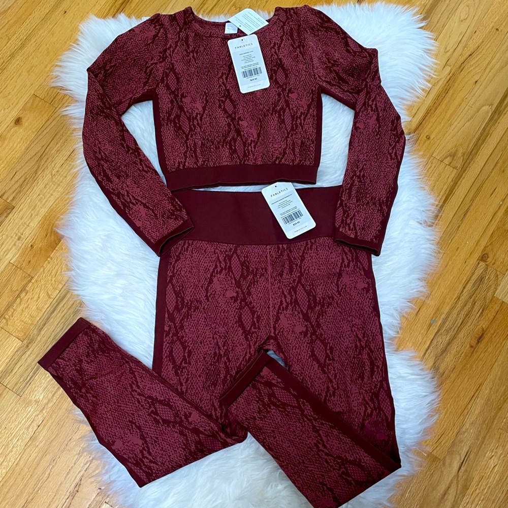 Fabletics Outfit NWT